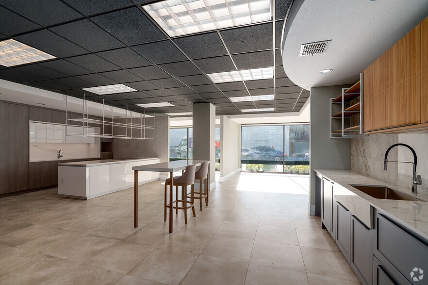 More Photos Of 2100 N Orange Ave, Orlando Medical For Sale