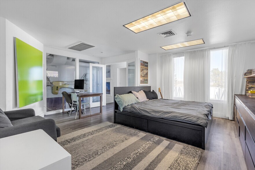 More Photos Of 674 Wells Rd, Boulder City Warehouse For Sale