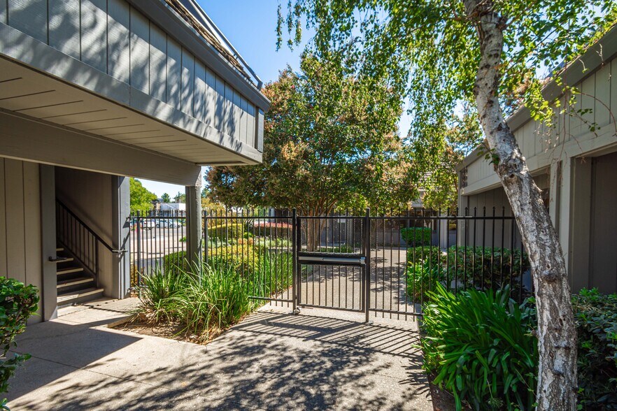 More Photos Of 2291 W March Ln, Stockton Office For Sale