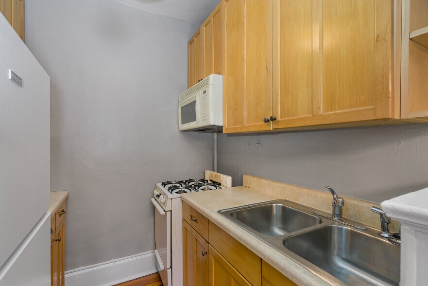 More Photos Of 124 Live Oak Ave, Daytona Beach Apartments For Sale
