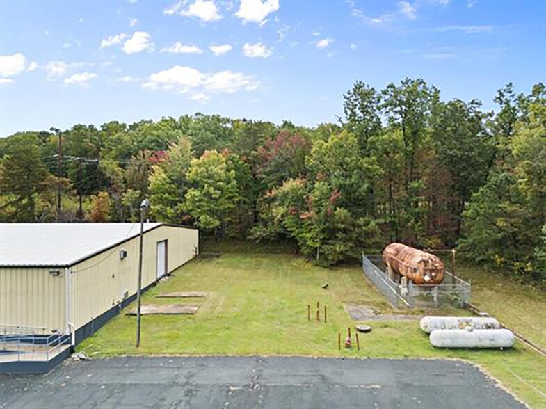 More Photos Of 2000 S Delphine Ave, Lyndhurst Warehouse For Lease