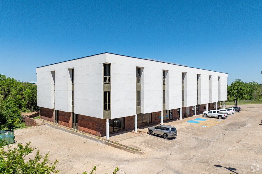 Primary Photo Of 6900 Anderson Blvd, Fort Worth Office For Sale