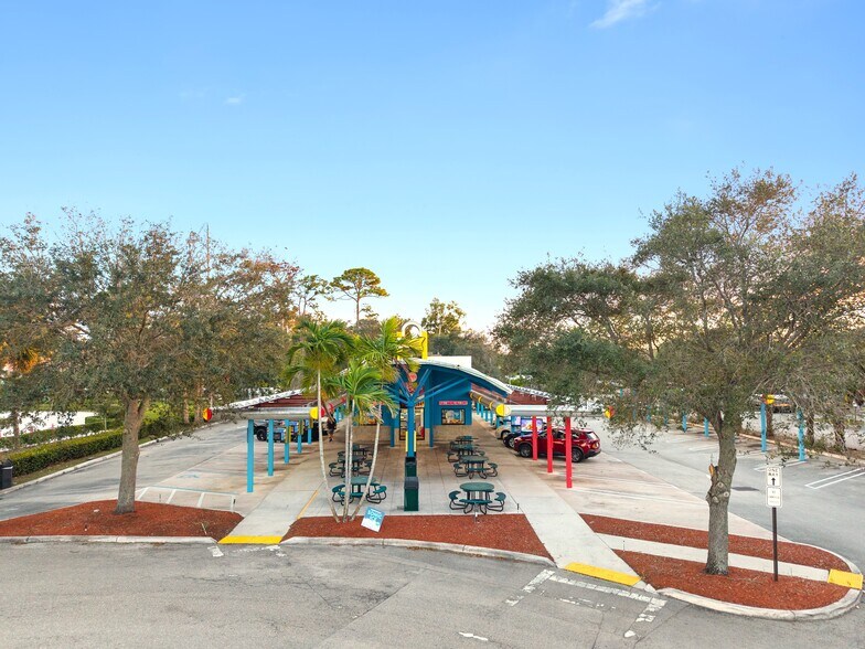 More Photos Of 6250 Lake Worth Rd, Greenacres Fast Food For Sale