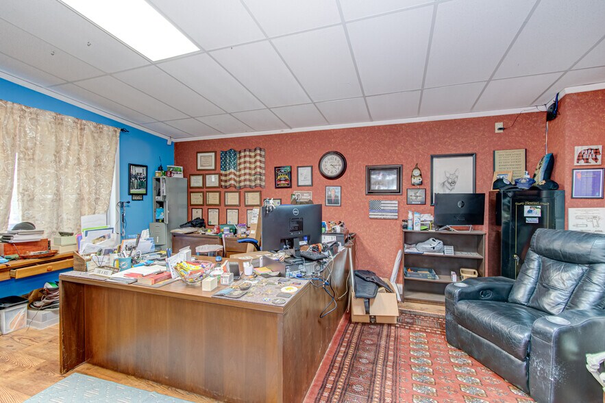 More Photos Of 1982 Jefferson Davis Hwy, Graniteville Showroom For Sale