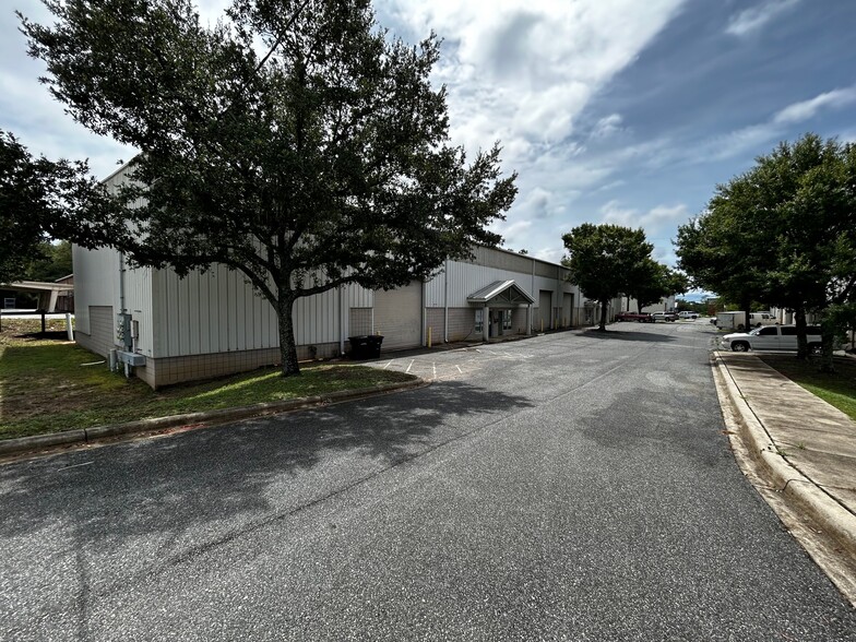 Primary Photo Of 4329 W Pensacola St, Tallahassee Warehouse For Lease