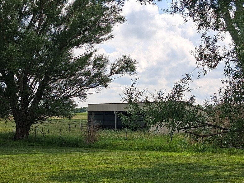 More Photos Of 6841 E US Highway 56, Overbrook Land For Sale