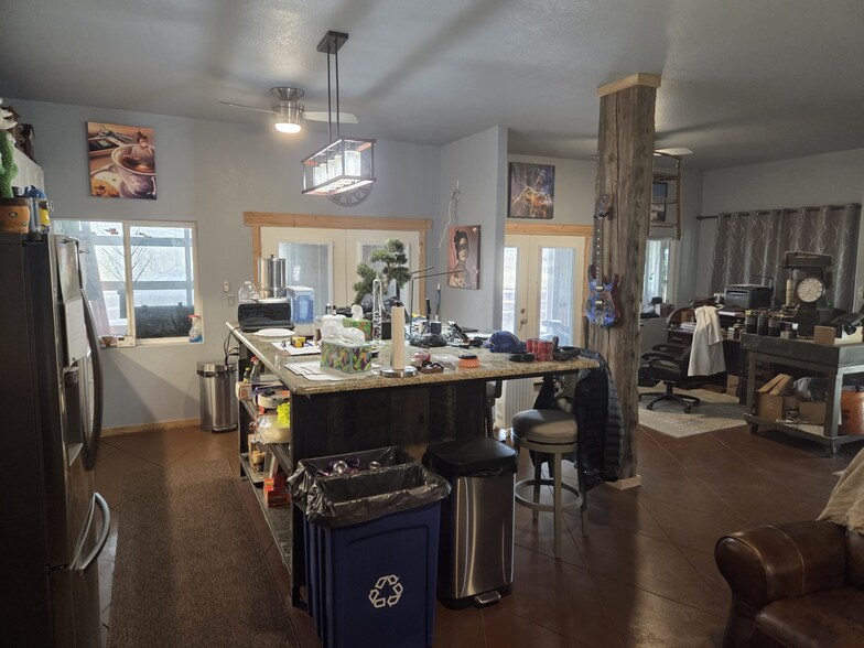 More Photos Of 3323 Hoffpauer Way, Sanger Office For Sale