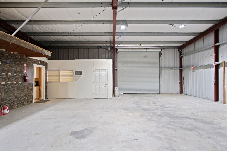 More Photos Of 1485 Atlanta Ct, Turlock Warehouse For Lease