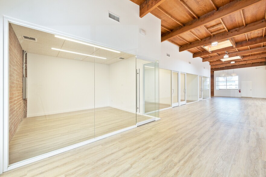 More Photos Of 1520-1528 Cloverfield Blvd, Santa Monica Loft Creative Space For Lease