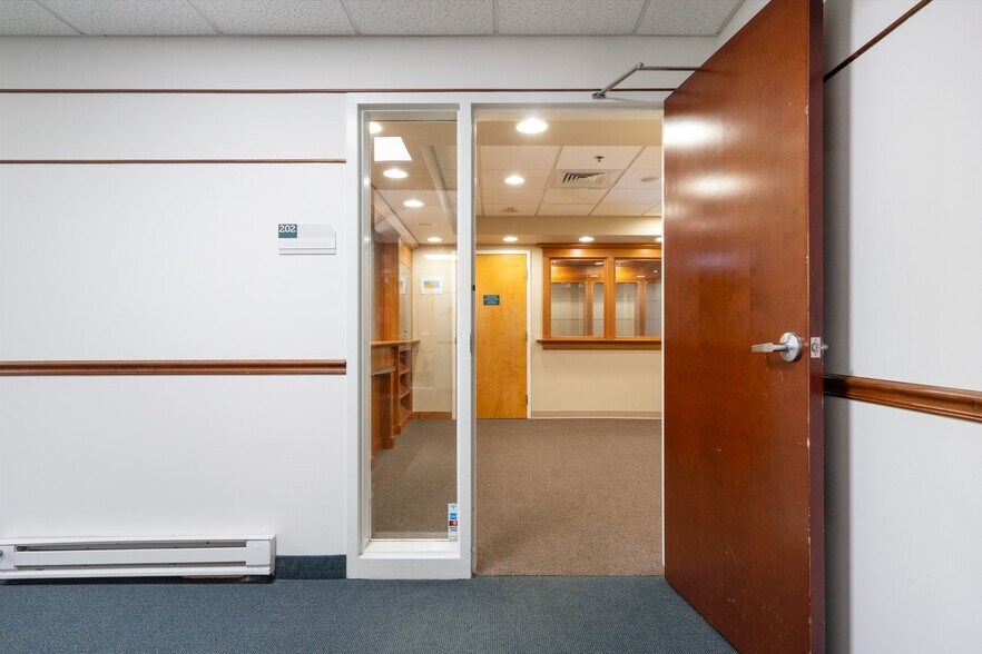 More Photos Of 223 Chief Justice Cushing Hwy, Cohasset Medical For Lease