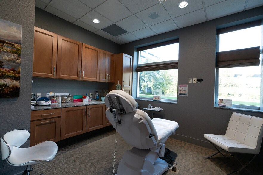 More Photos Of 625 6th Ave S, Saint Petersburg Medical For Sale