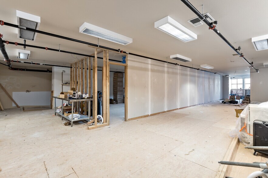 More Photos Of 105 1st St, Langley Storefront Retail Residential For Sale