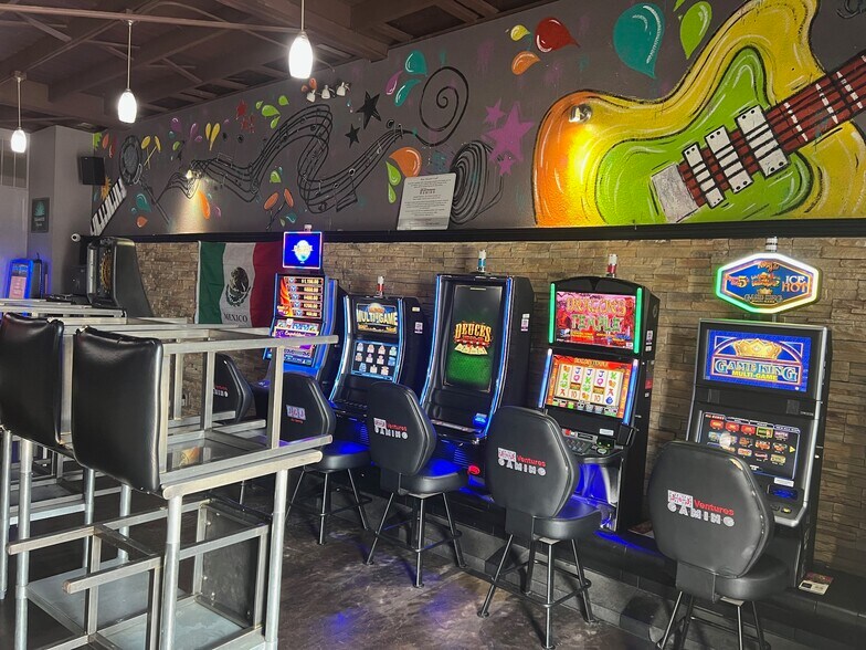 More Photos Of 360 S East Ave, Kankakee General Retail For Sale