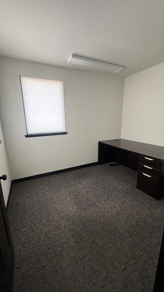 More Photos Of 985 N 1st St, Hermiston Office For Lease