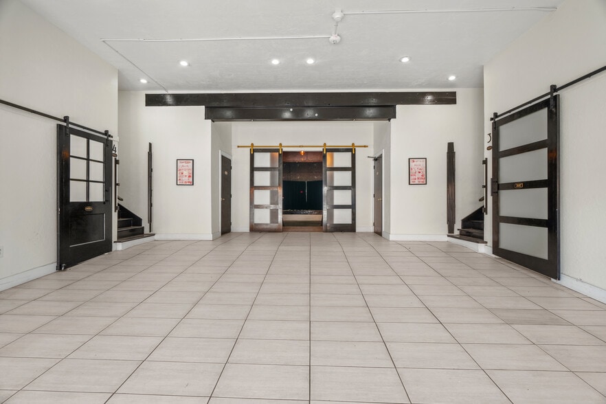 More Photos Of 606 Frisco Ave, Clinton Storefront Retail Office For Sale