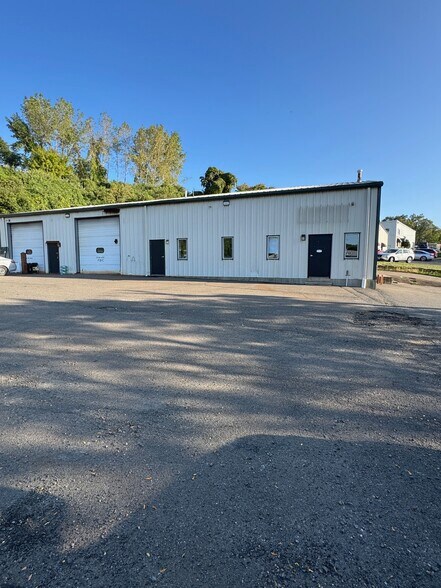 More Photos Of 42 Crestway, Hamden Warehouse For Sale