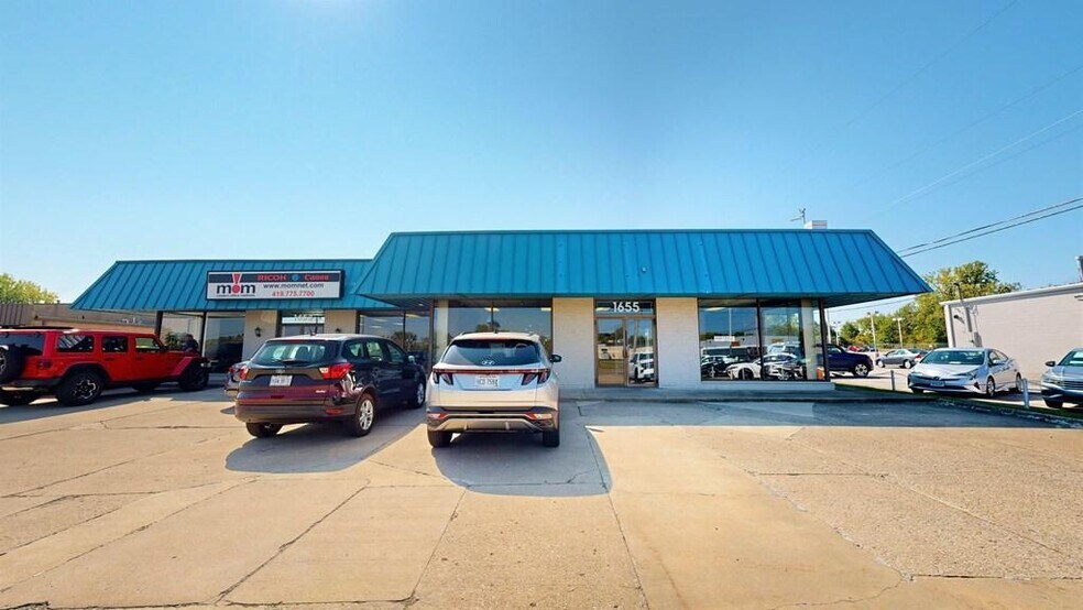 More Photos Of 1653-1655 W 4th St, Mansfield General Retail For Sale