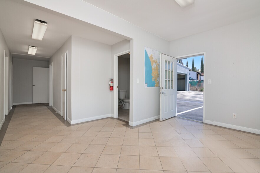 More Photos Of 3050 S Santa Fe Ave, San Marcos Manufacturing For Lease