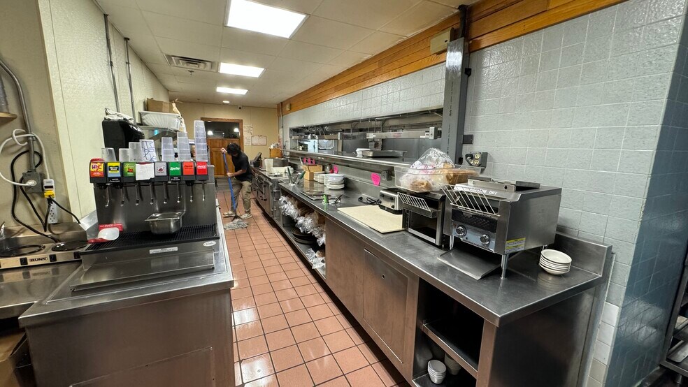 More Photos Of 2100 W Union Blvd, Bethlehem Restaurant For Lease