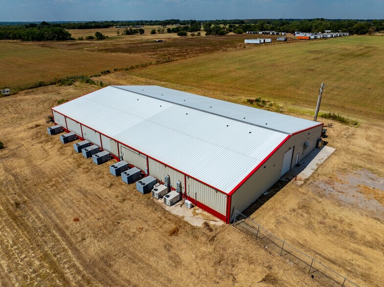 More Photos Of 4295 Banner Rd, Noble Storefront For Lease