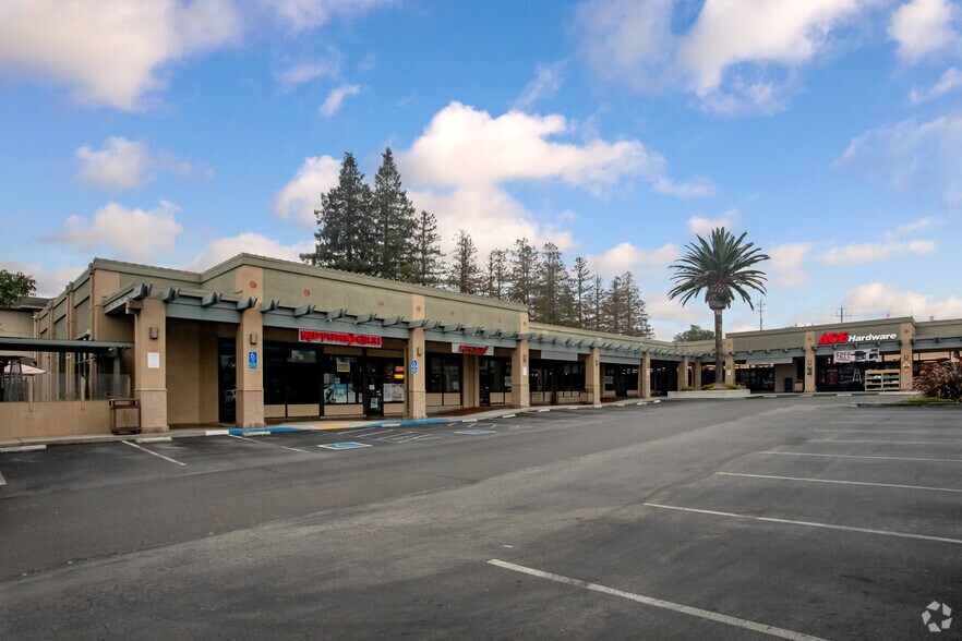 More Photos Of 2310 Homestead Rd, Los Altos Freestanding For Lease