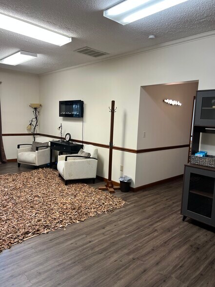 More Photos Of 1930 N Lakeman Dr, Bellbrook Office For Lease