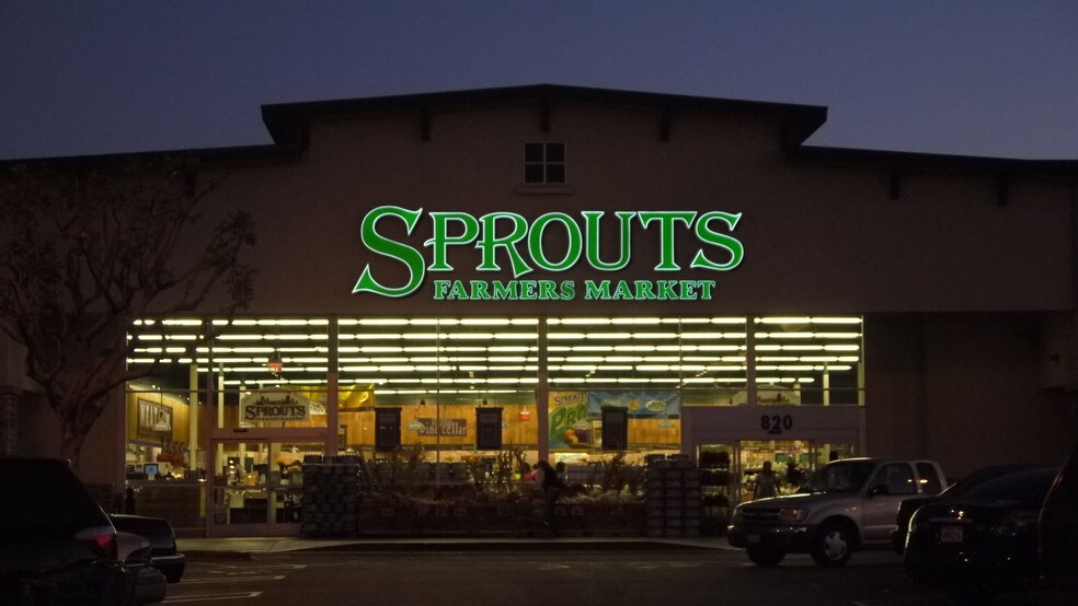 More Photos Of 820-916 N Western Ave, San Pedro Unknown For Lease