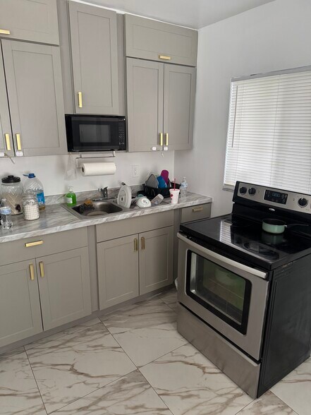 More Photos Of 3932 SW 12th Pl, Fort Lauderdale Apartments For Sale