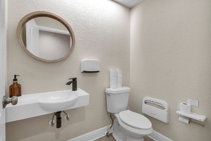 More Photos Of 4109 Armenia Ave, Tampa Medical For Sale