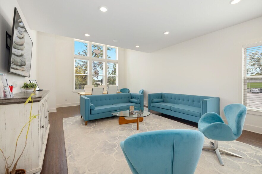 More Photos Of 421-437 SW B St, Bentonville Apartments For Sale