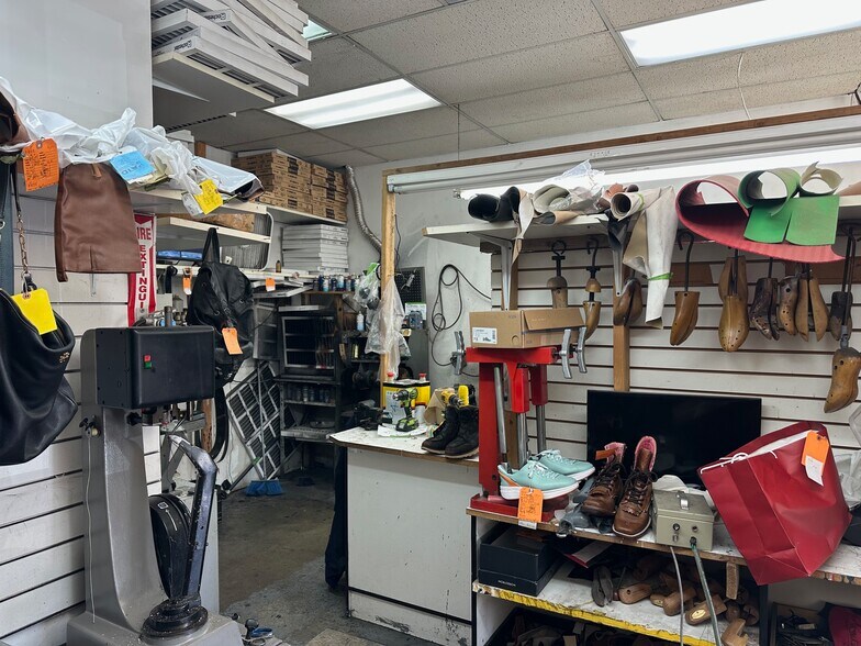 More Photos Of 330-352 N Lemon Ave, Walnut Unknown For Lease