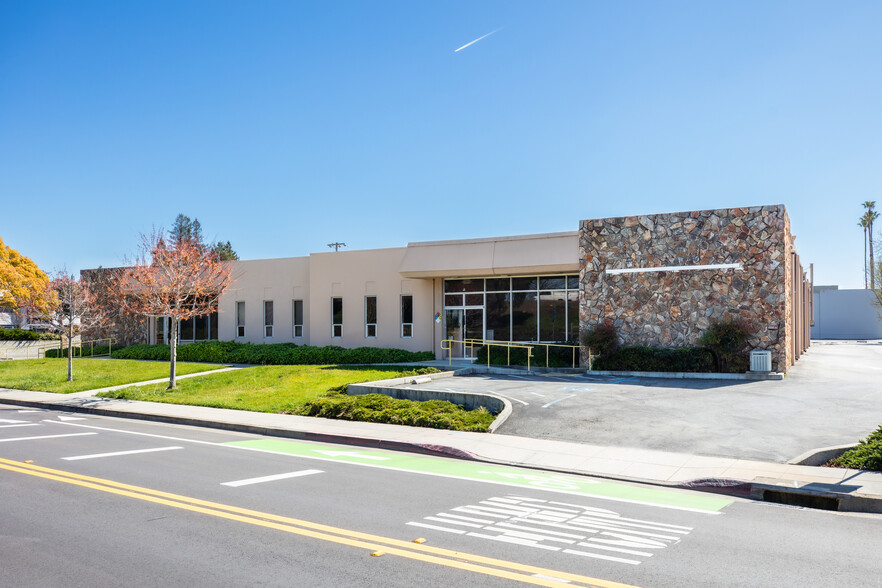 Primary Photo Of 411-415 Fairchild Dr, Mountain View Warehouse For Lease