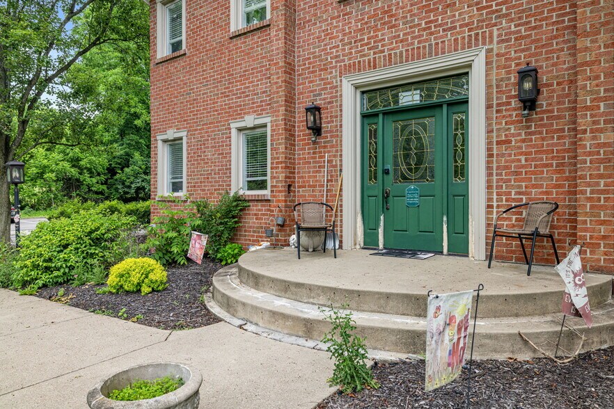 More Photos Of 1841 Universal Rd, Pittsburgh Office For Sale