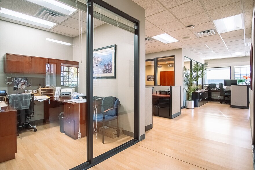More Photos Of 5150 Avenida Encinas, Carlsbad Office For Sale