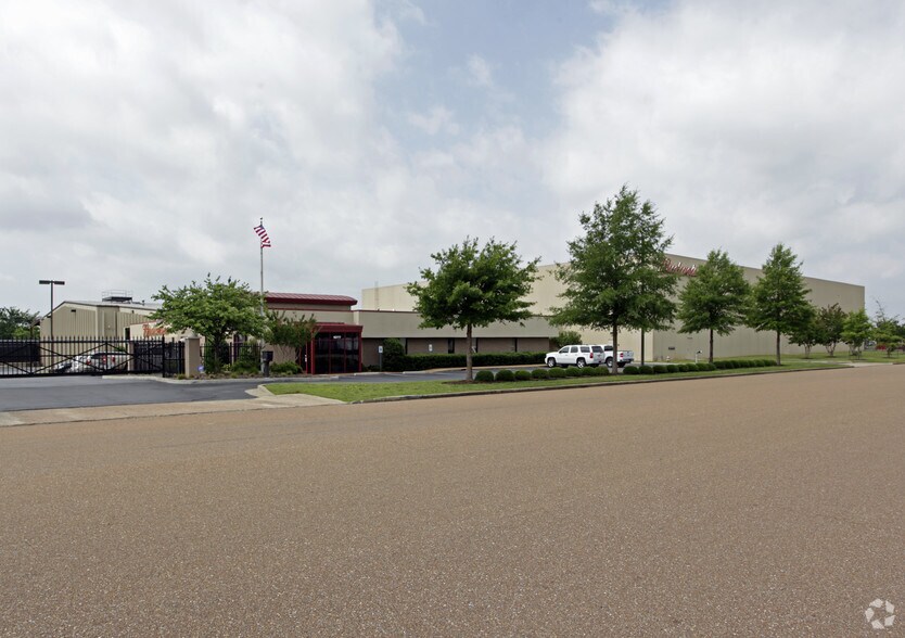 Primary Photo Of 10777 High Point Dr, Olive Branch Distribution For Lease