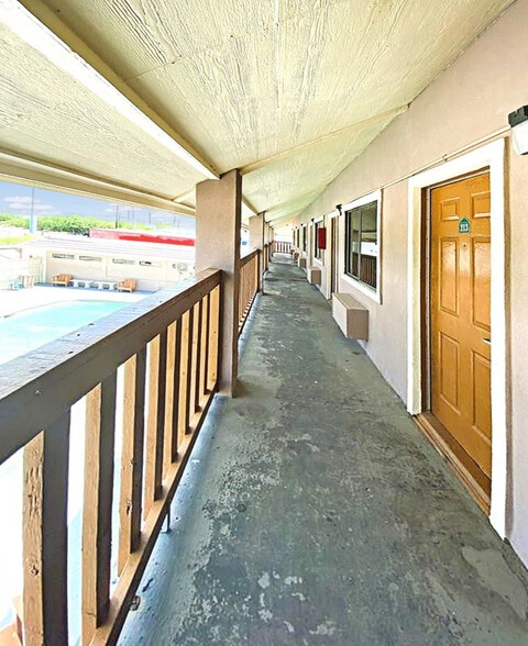 More Photos Of 1411 TX-100, Laguna Vista Hotel For Sale