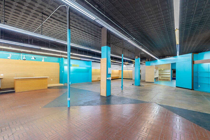 More Photos Of 815 S Main St, Stillwater Storefront Retail Office For Sale