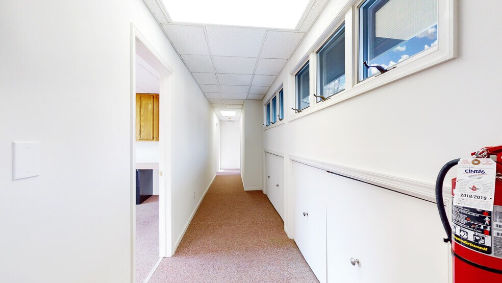 More Photos Of 220 Silver Lake Rd, Dingmans Ferry Office For Sale