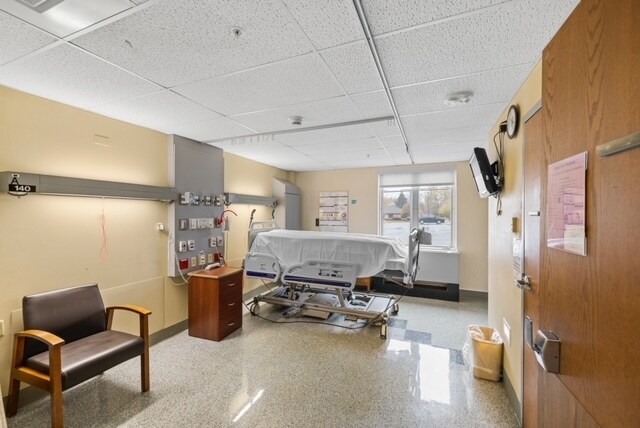 More Photos Of 225 Edward St, Sycamore Hospital For Sale