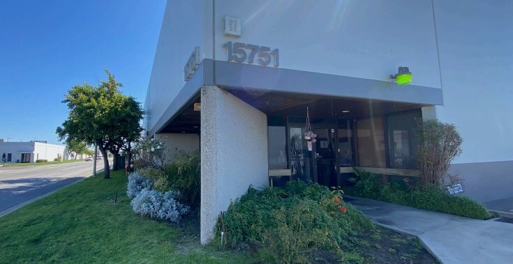 Primary Photo Of 15751 Chemical Ln, Huntington Beach Manufacturing For Lease