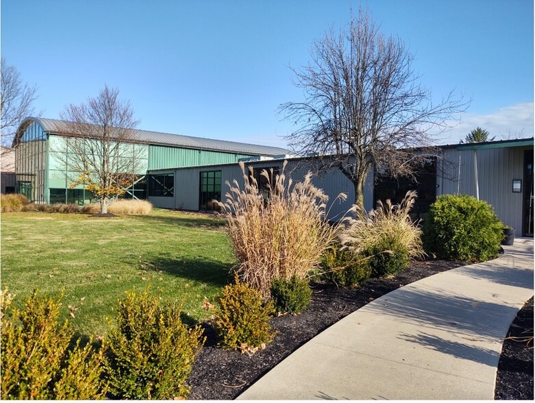 More Photos Of 888 Dayton St, Yellow Springs Warehouse For Lease