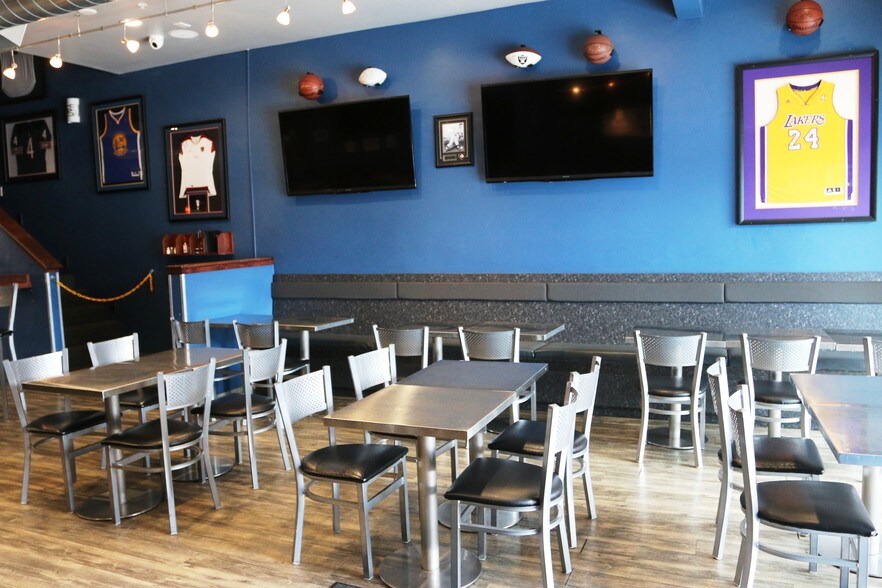 More Photos Of 711 Pacific Ave, Santa Cruz Restaurant For Lease