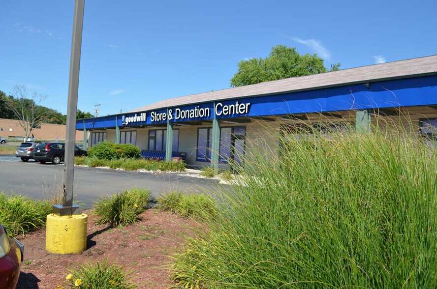 More Photos Of 249-251 W Main St, Branford Unknown For Lease