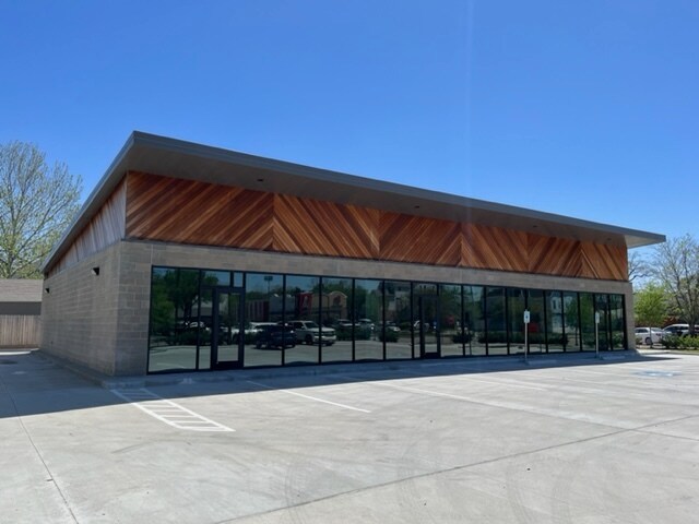 More Photos Of 2702 Yale St, Houston Freestanding For Sale