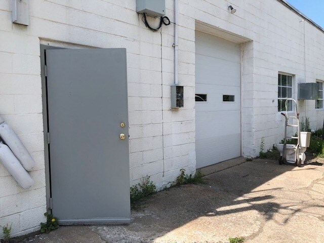 More Photos Of 1-13 Great Meadow Ln, East Hanover Warehouse For Lease