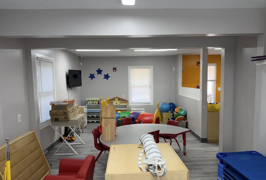 More Photos Of 2561 Jerome Rd, Atlanta Daycare Center For Sale