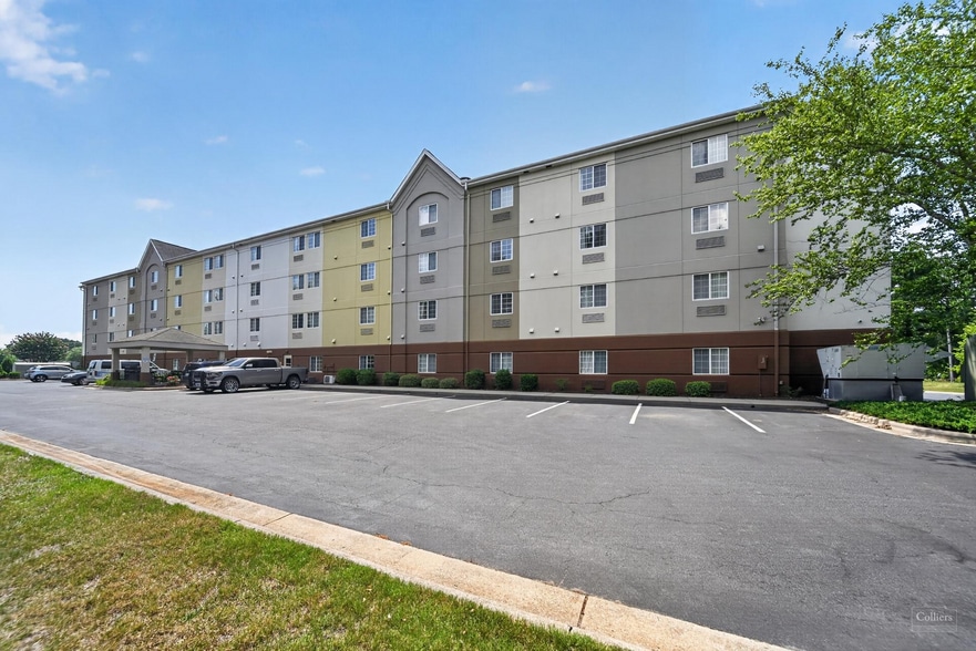 More Photos Of 1055 Waterford Commons Rd, Greenville Hotel For Sale