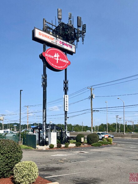 More Photos Of 96 Frontage Rd, East Haven Storefront For Sale