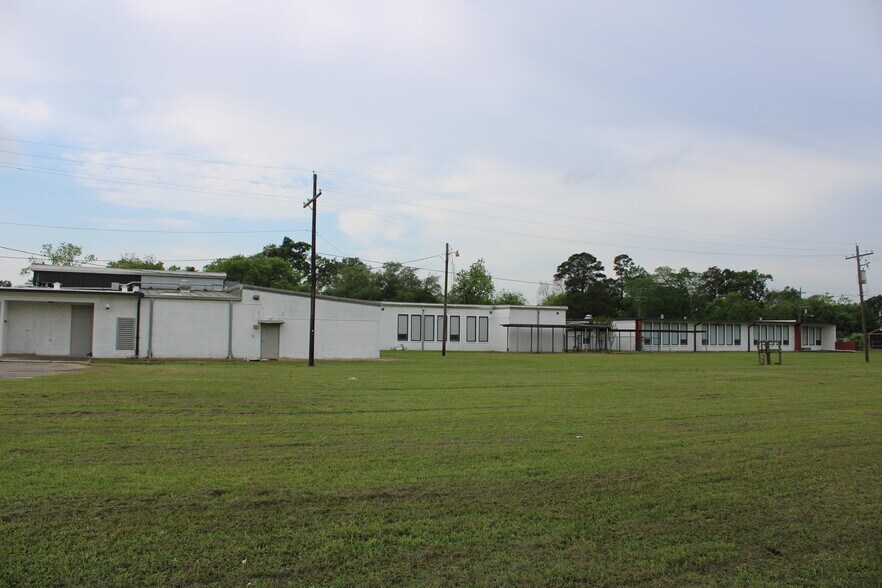 More Photos Of 1900 Pope St, Beaumont Flex For Lease