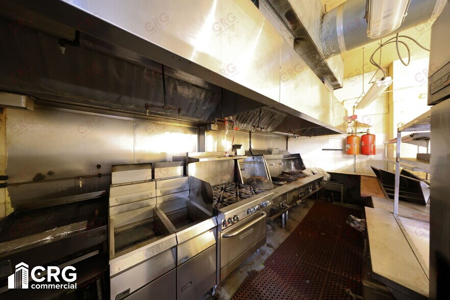 More Photos Of 653-663 Main St, Waltham Storefront Retail Office For Lease